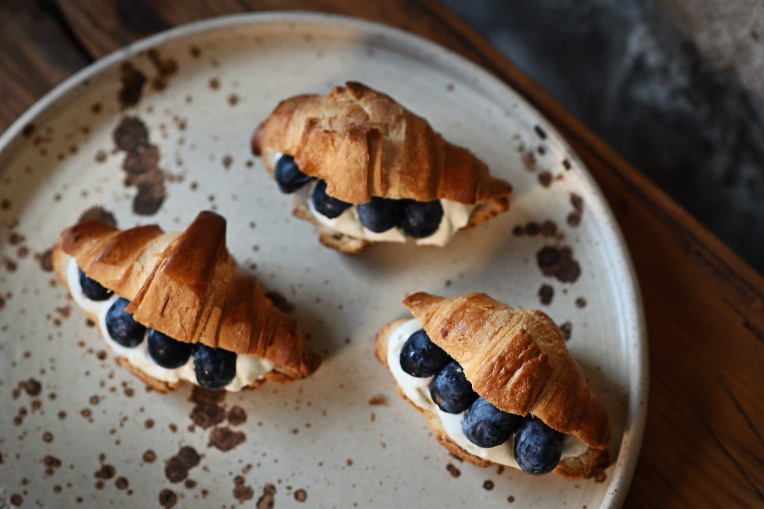 Mini croissant s pudinkem a borůvkami 5ks